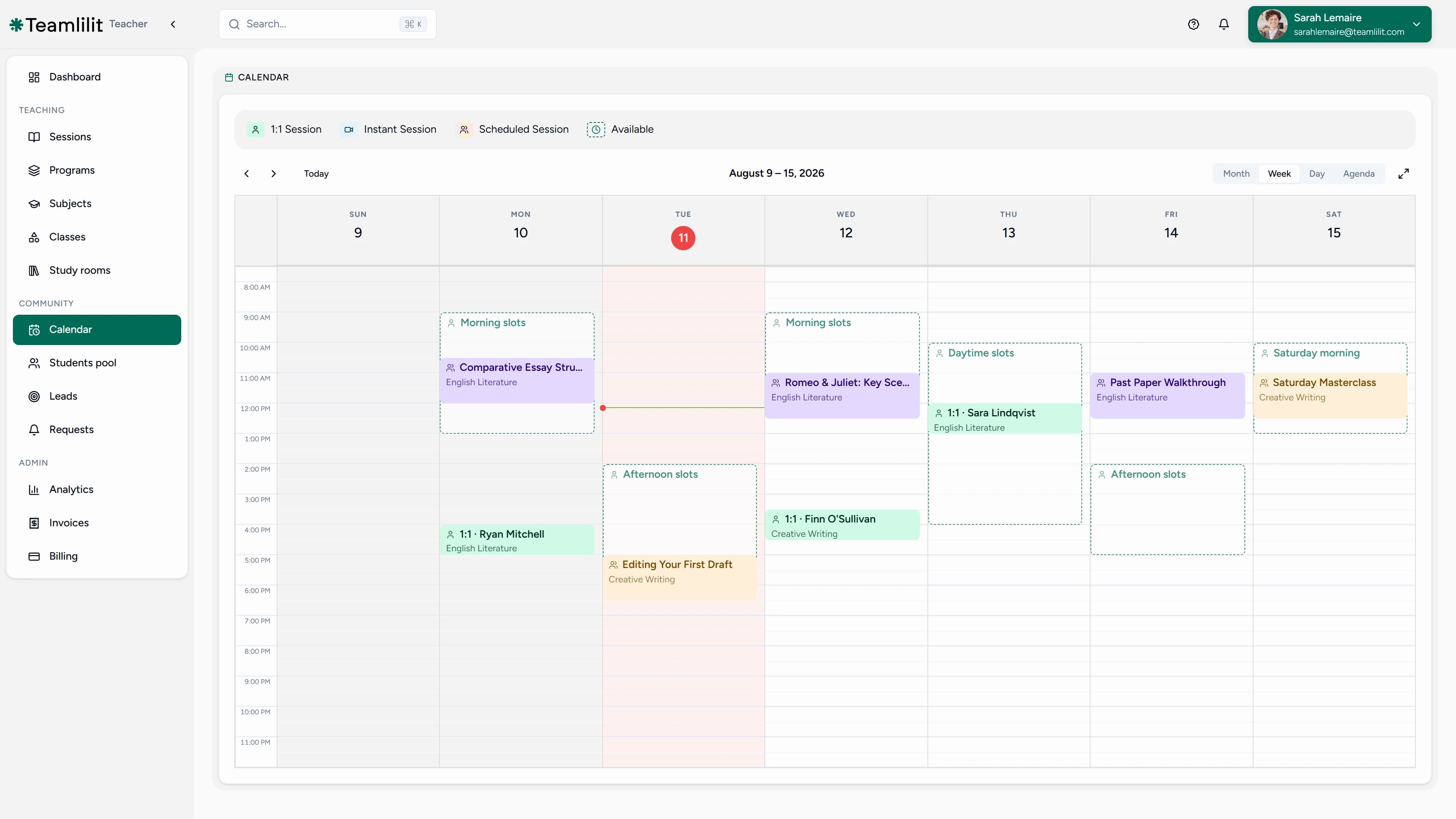 Teamlilit tutoring timetable in week view, showing the teaching day as a grid with each lesson's subject and student